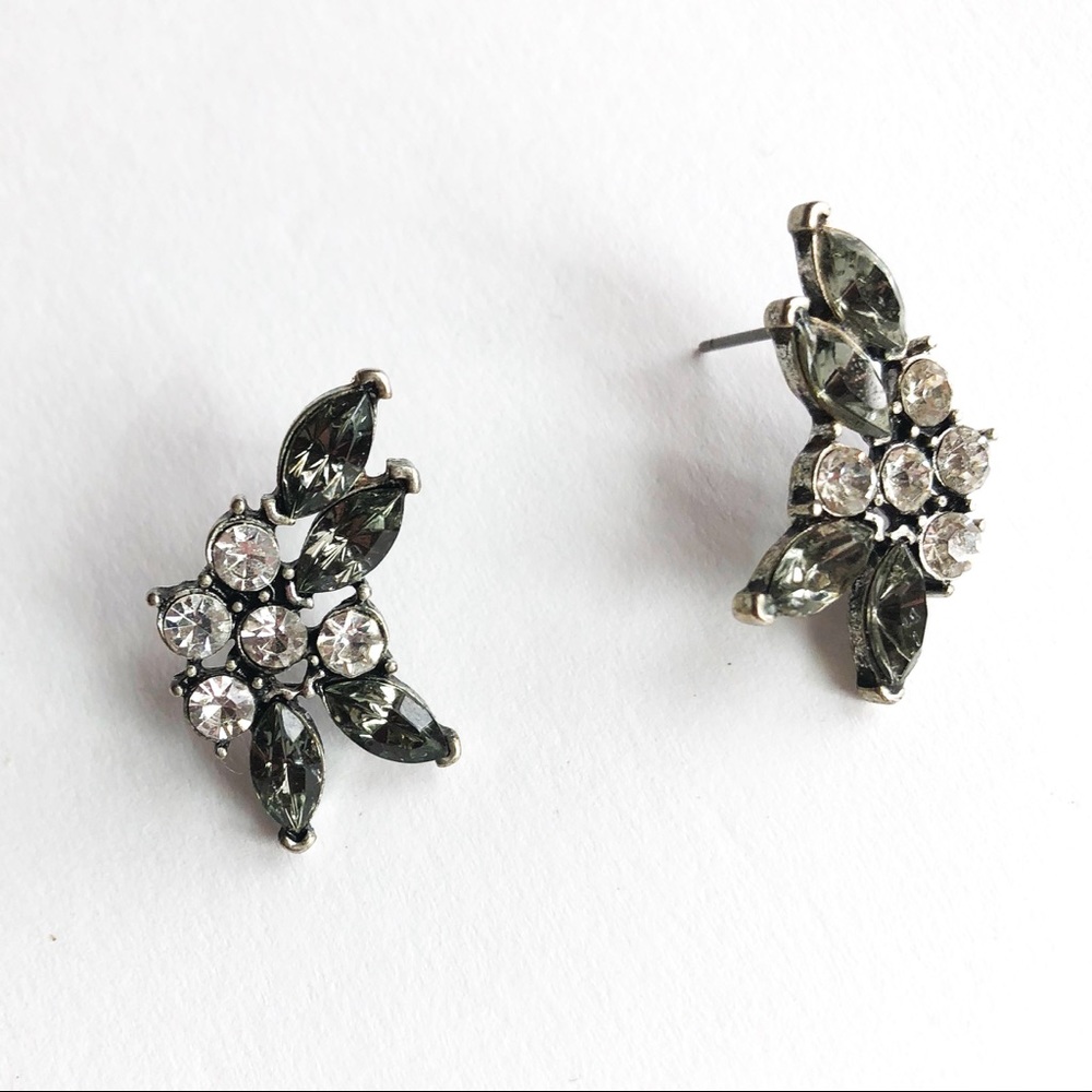 Black rhinestone stud earrings